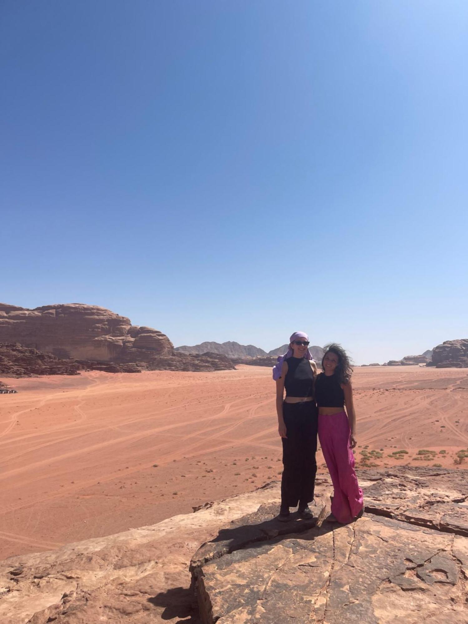 Bedouin Bunch Camp Hotel Wadi Rum Bagian luar foto